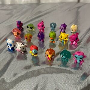 Hatchimals Colleggtibles Mini Figures Toys Spin Master Lot of 18